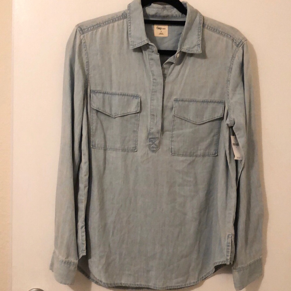 GAP Denim Shirt, size Small, BNWT
